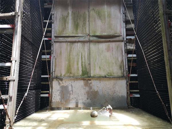 工业冷却塔收水器飘水的控制措施